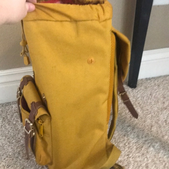 Yellow Herschel Backpack - Picture 2 of 3